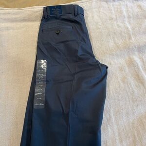 Brooks Brothers Clark Chinos - size 31 x 32. Navy NWT